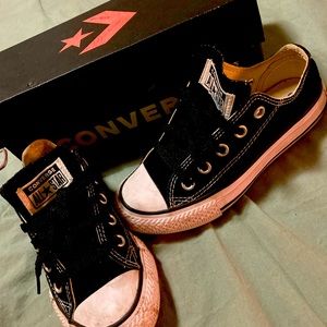 Converse all star size 11 low top sneakers- black